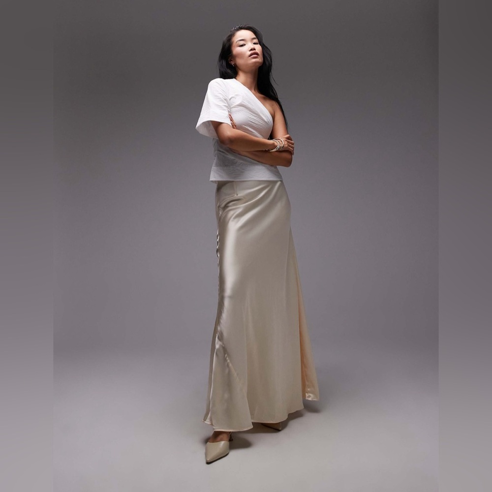 Topshop White and Cream Asymmetrical skirt